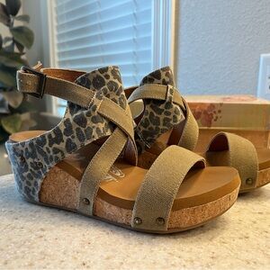 Women’s Cheetah Wedge Sandals - 9.5